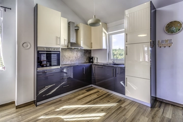 Čižići 2-Bedroom Apartment for 4 Guests