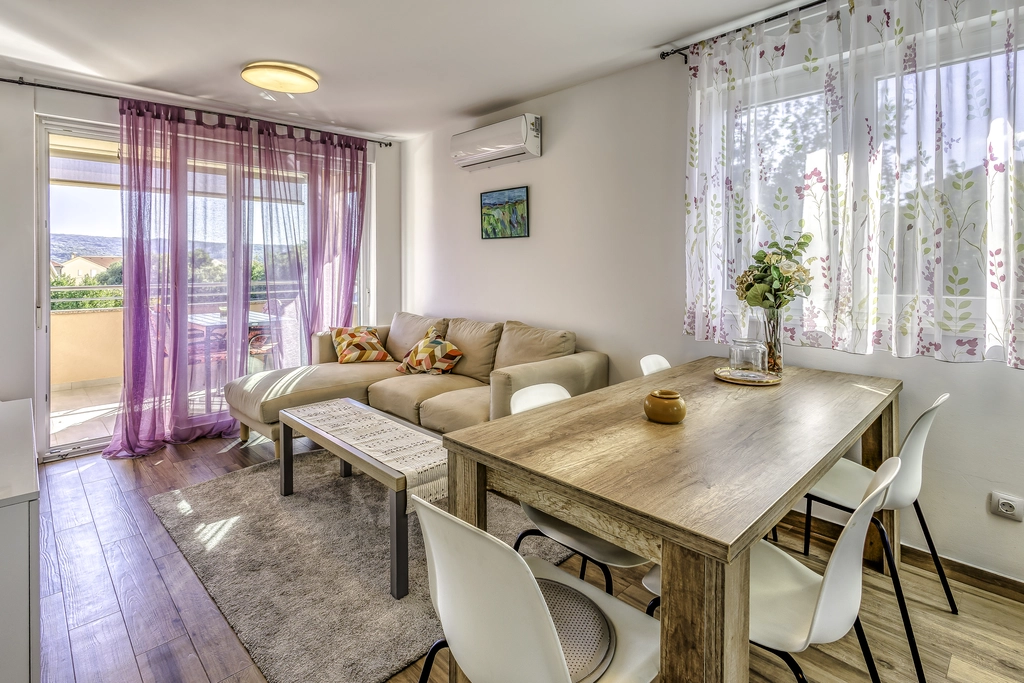Čižići 2-Bedroom Apartment for 4 Guests