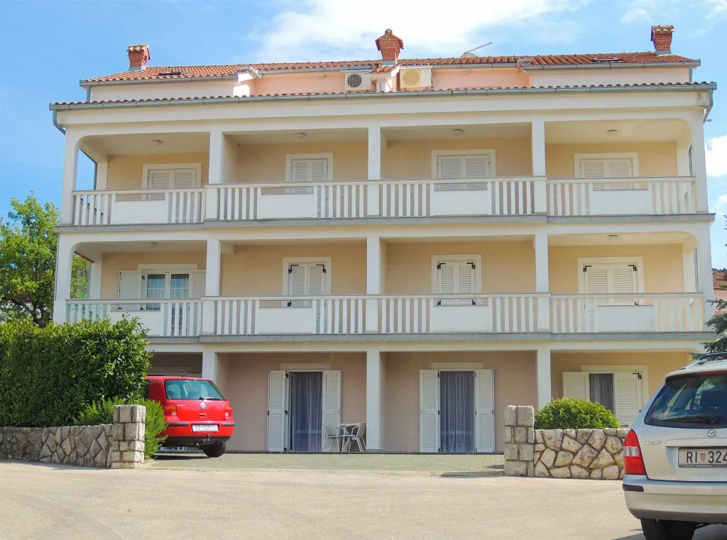 Ground-Floor Room with Terrace in Malinska (3 Guests)