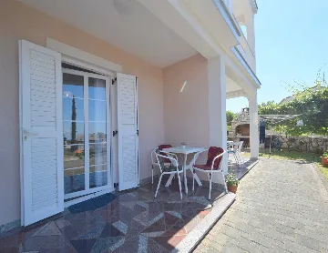 Ground-Floor Room with Terrace in Malinska (3 Guests)