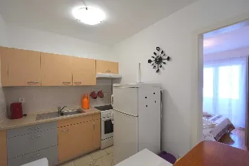 2-Bedroom Apartment in Vantačići with Balcony