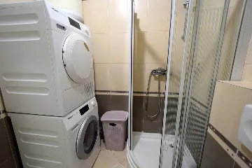 2-Bedroom Apartment in Vantačići with Balcony