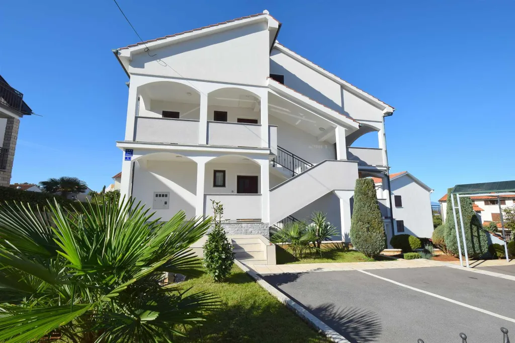 3-Bedroom Apartment on Ground Floor in Njivice