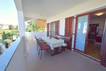 3-Bedroom Apartment on Ground Floor in Njivice