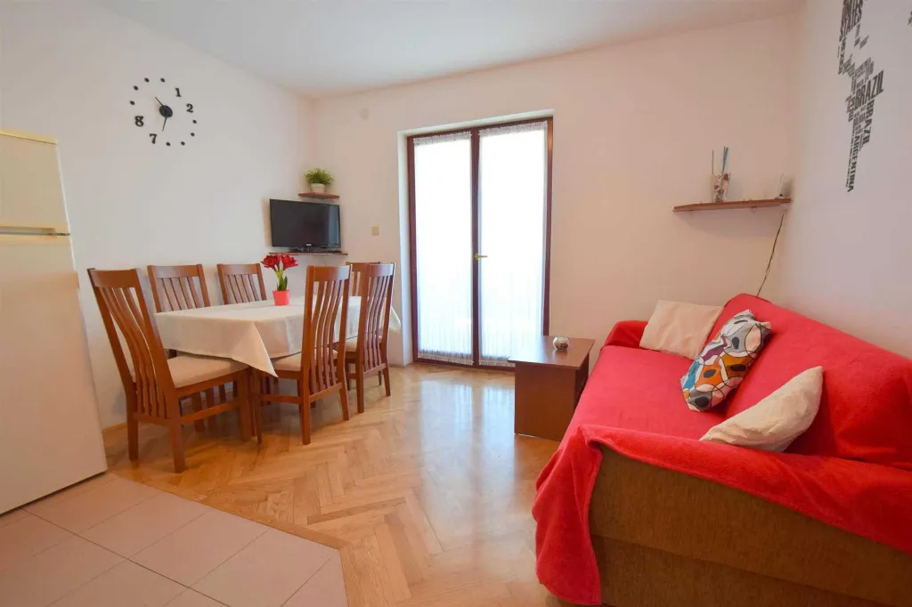 3-Bedroom Apartment on Ground Floor in Njivice