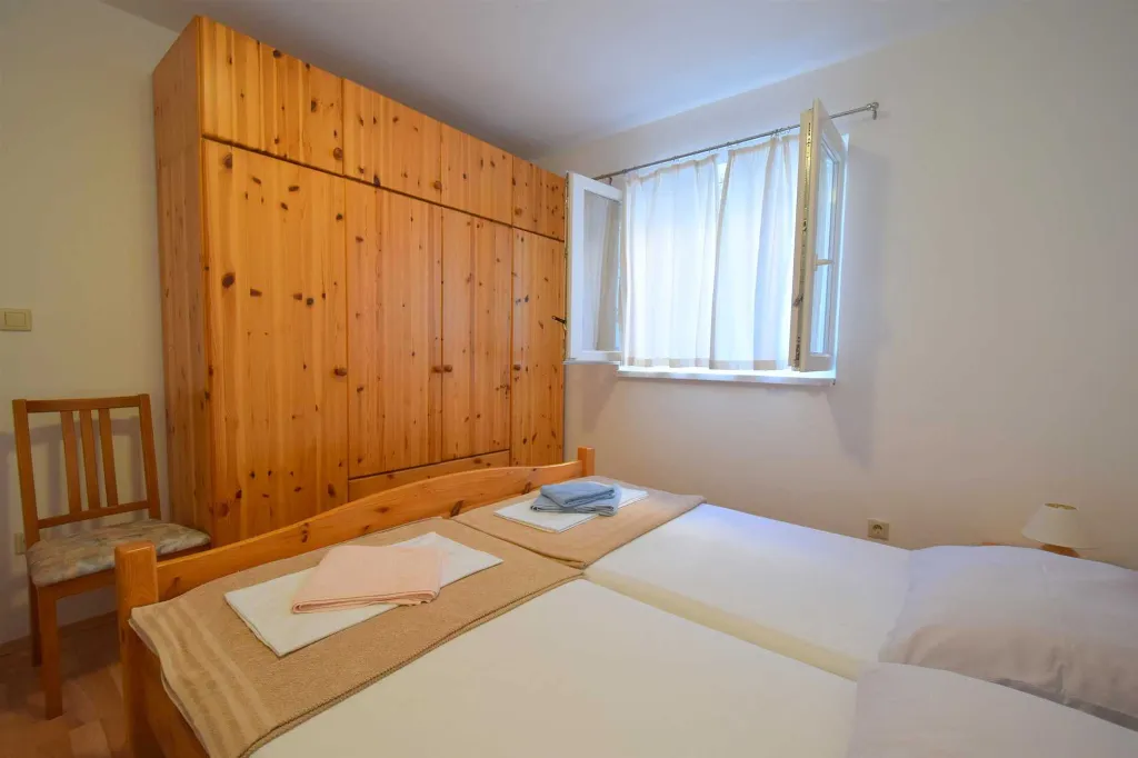 1-Bedroom Apartment in Njivice for Up to 4