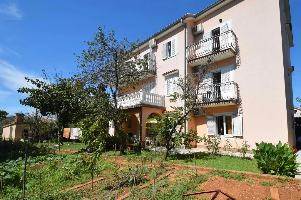 Ground-Floor Apartment for 2 in Njivice, Croatia
