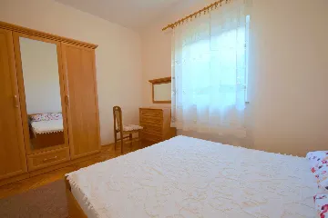 Ground-Floor Apartment for 2 in Njivice, Croatia