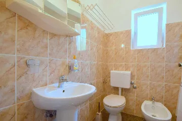 Ground-Floor Apartment for 2 in Njivice, Croatia