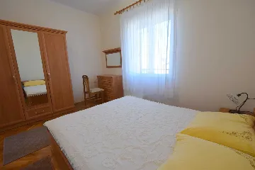 Njivice 1-Bedroom Apartment with Balcony for 2