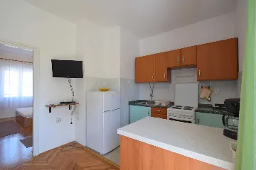 Njivice 1-Bedroom Apartment with Balcony for 2
