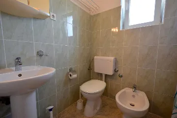 Njivice 1-Bedroom Apartment with Balcony for 2
