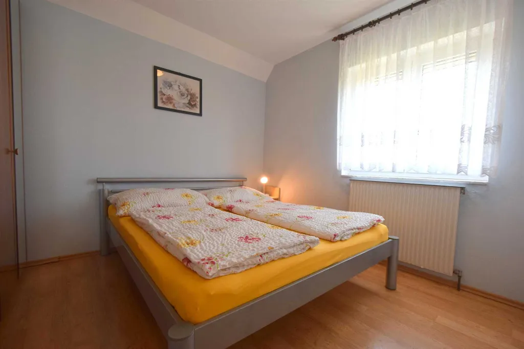 Sea-View Apartment with Balcony in Vantačići