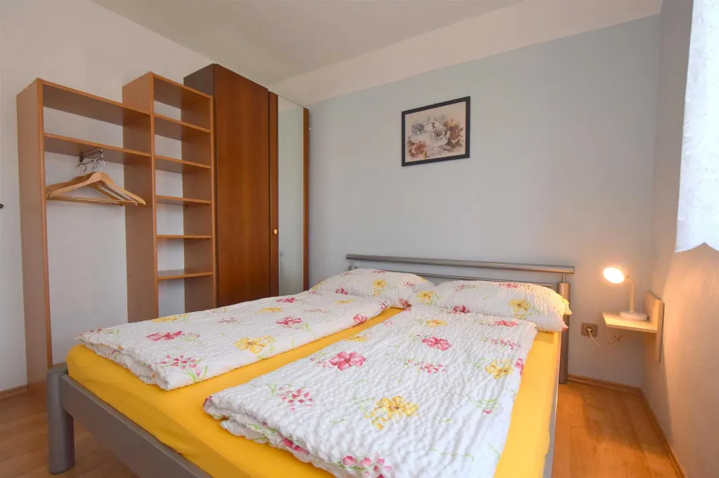 Sea-View Apartment with Balcony in Vantačići