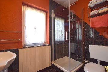 Sea-View Apartment with Balcony in Vantačići