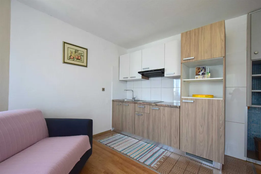 Vantačići Apartment with Sea-View Balcony for 3