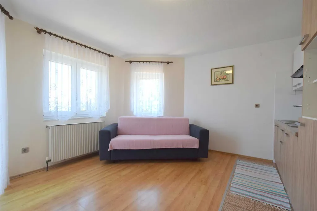 Vantačići Apartment with Sea-View Balcony for 3