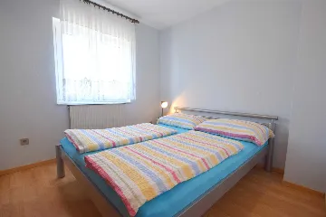 Vantačići Apartment with Sea-View Balcony for 3