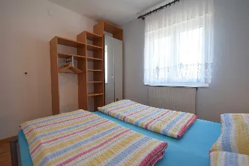 Vantačići Apartment with Sea-View Balcony for 3