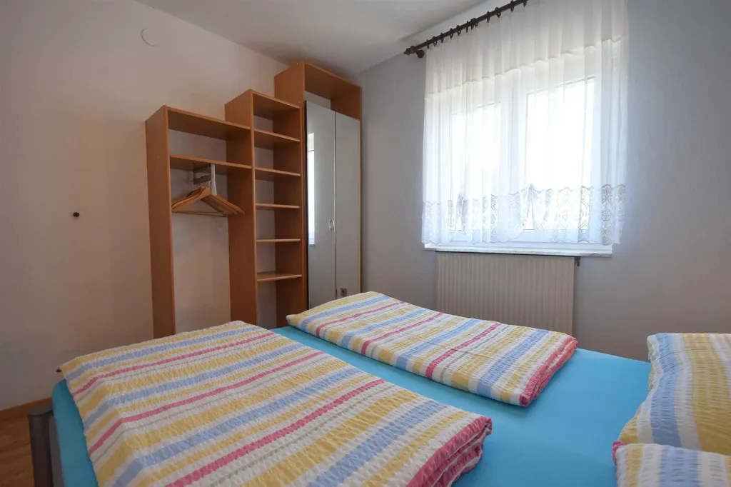 Vantačići Apartment with Sea-View Balcony for 3