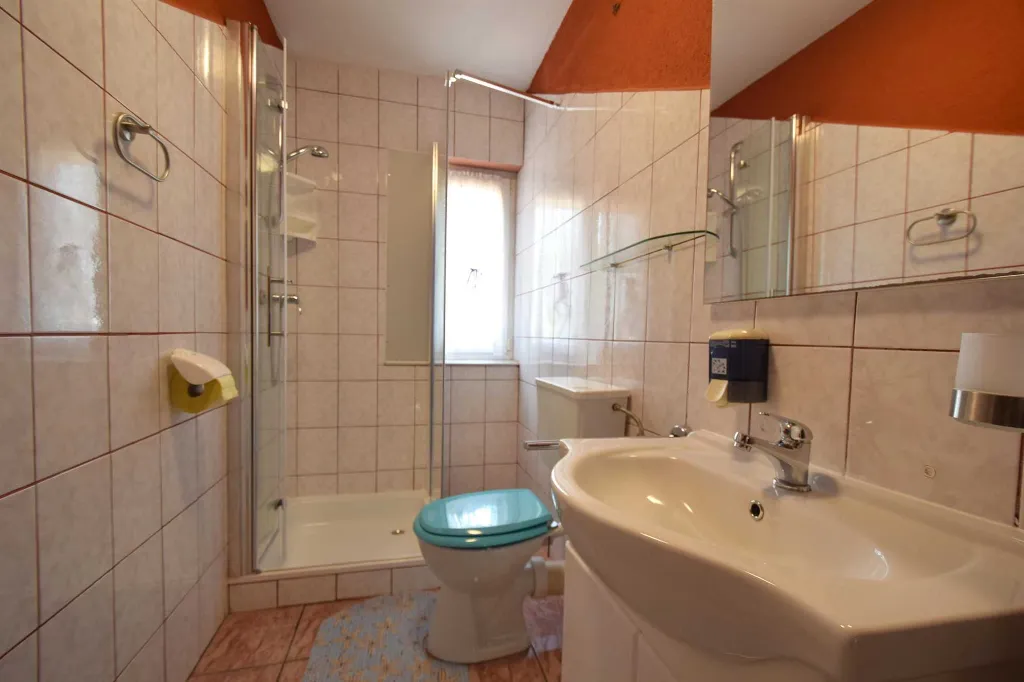 Vantačići Apartment with Sea-View Balcony for 3