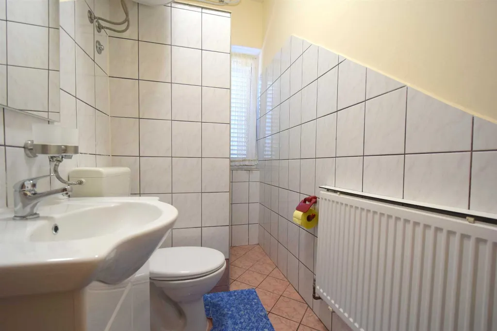 Vantačići 2-Bedroom Apartment for 5 with Sea-View Terrace