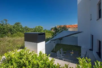 Malinska 1-Bedroom Apartment with Terrace