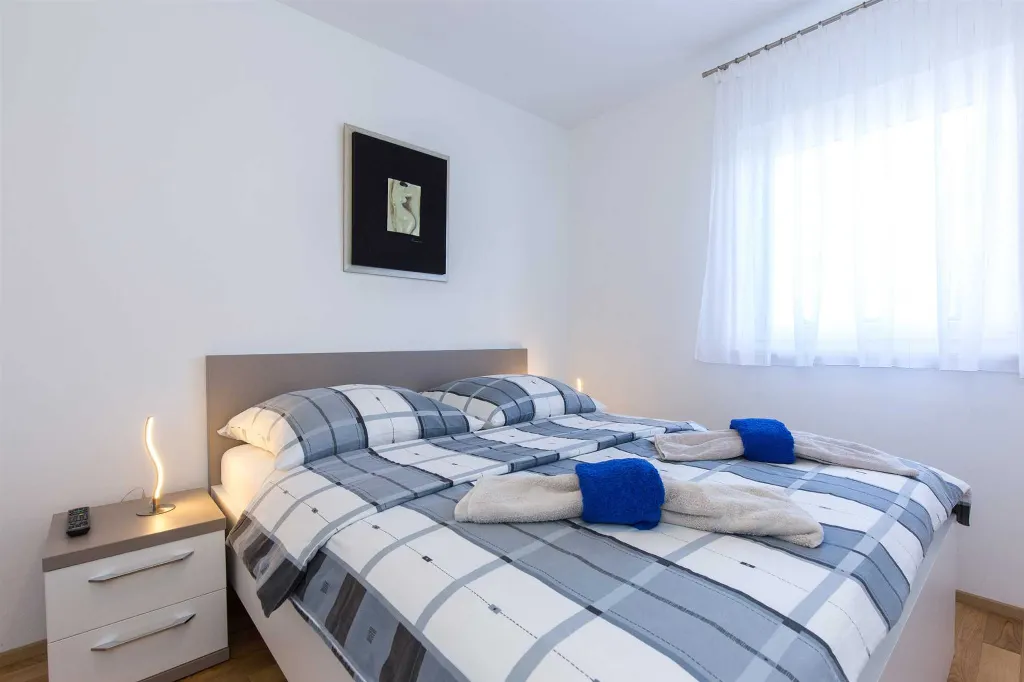 Malinska 1-Bedroom Apartment with Terrace