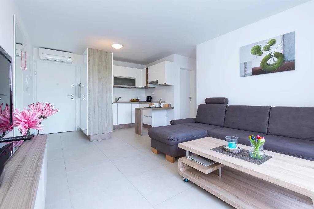 Malinska 1-Bedroom Apartment with Terrace