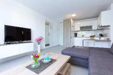 Malinska 1-Bedroom Apartment with Terrace