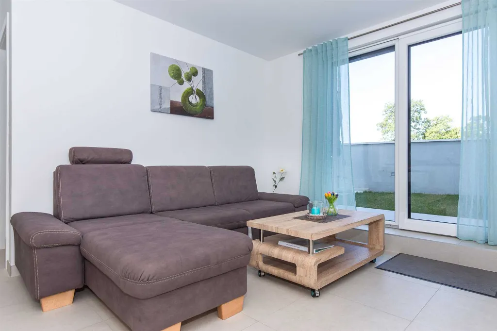 Malinska 1-Bedroom Apartment with Terrace