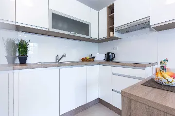 Malinska 1-Bedroom Apartment with Terrace