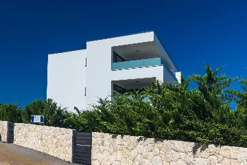 Malinska 2-Bedroom Apartment with Sea-View Balcony