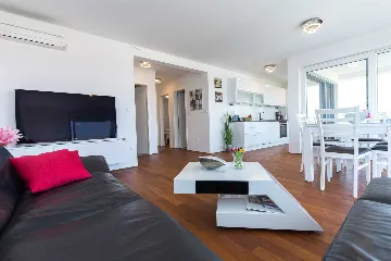 Malinska 2-Bedroom Apartment with Sea-View Balcony