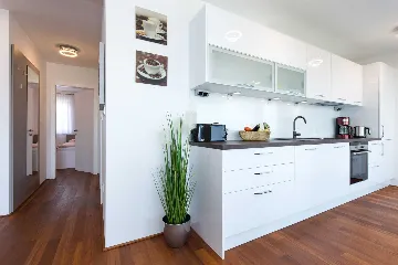 Malinska 2-Bedroom Apartment with Sea-View Balcony