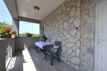 Apartment in Gabonjin with Terrace for 4 Guests