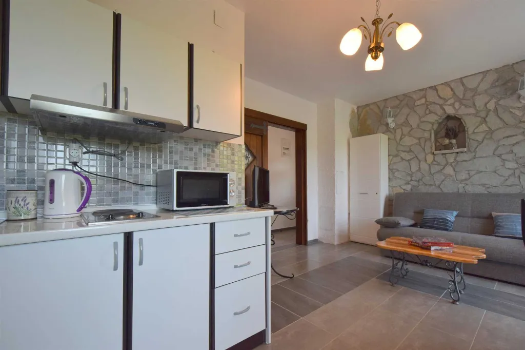 Apartment in Gabonjin with Terrace for 4 Guests
