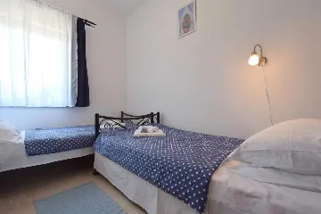 Apartment in Gabonjin with Terrace for 4 Guests