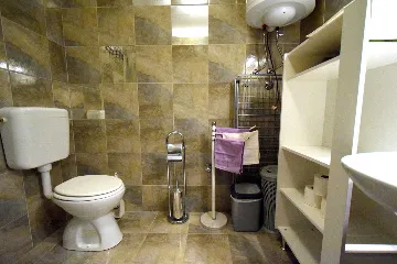 Apartment in Gabonjin with Terrace for 4 Guests