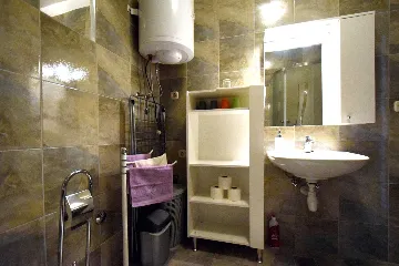 Apartment in Gabonjin with Terrace for 4 Guests