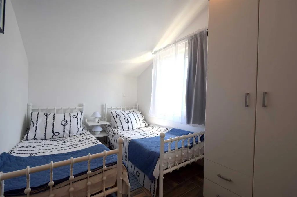 2-Bedroom Apartment in Gabonjin for 4 Guests