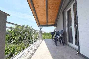 2-Bedroom Apartment in Gabonjin for 4 Guests