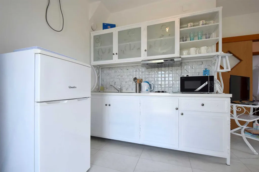 2-Bedroom Apartment in Gabonjin for 4 Guests