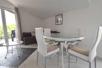 2-Bedroom Apartment in Gabonjin for 4 Guests