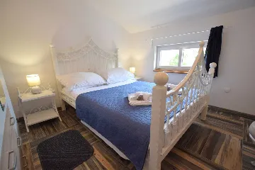 2-Bedroom Apartment in Gabonjin for 4 Guests