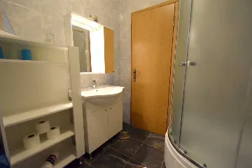 2-Bedroom Apartment in Gabonjin for 4 Guests