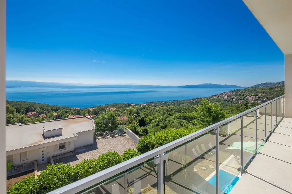5-Bedroom Villa with Private Pool in Ičići
