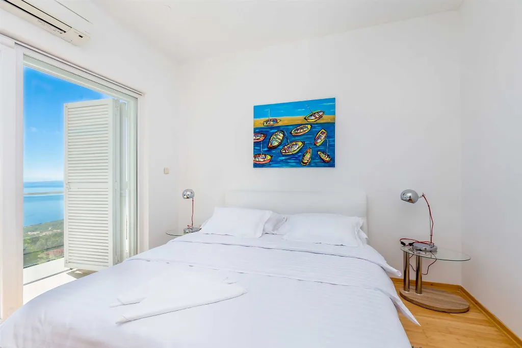 5-Bedroom Villa with Private Pool in Ičići