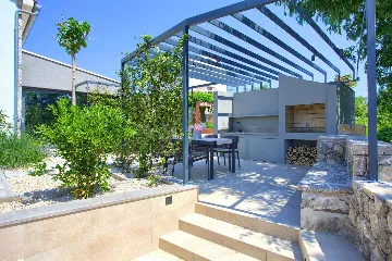 2-Bedroom Villa in Bajčići for 6 Guests