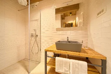 2-Bedroom Villa in Bajčići for 6 Guests